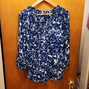 NJDJ Pintuck Blouse Blue and White Floral Print